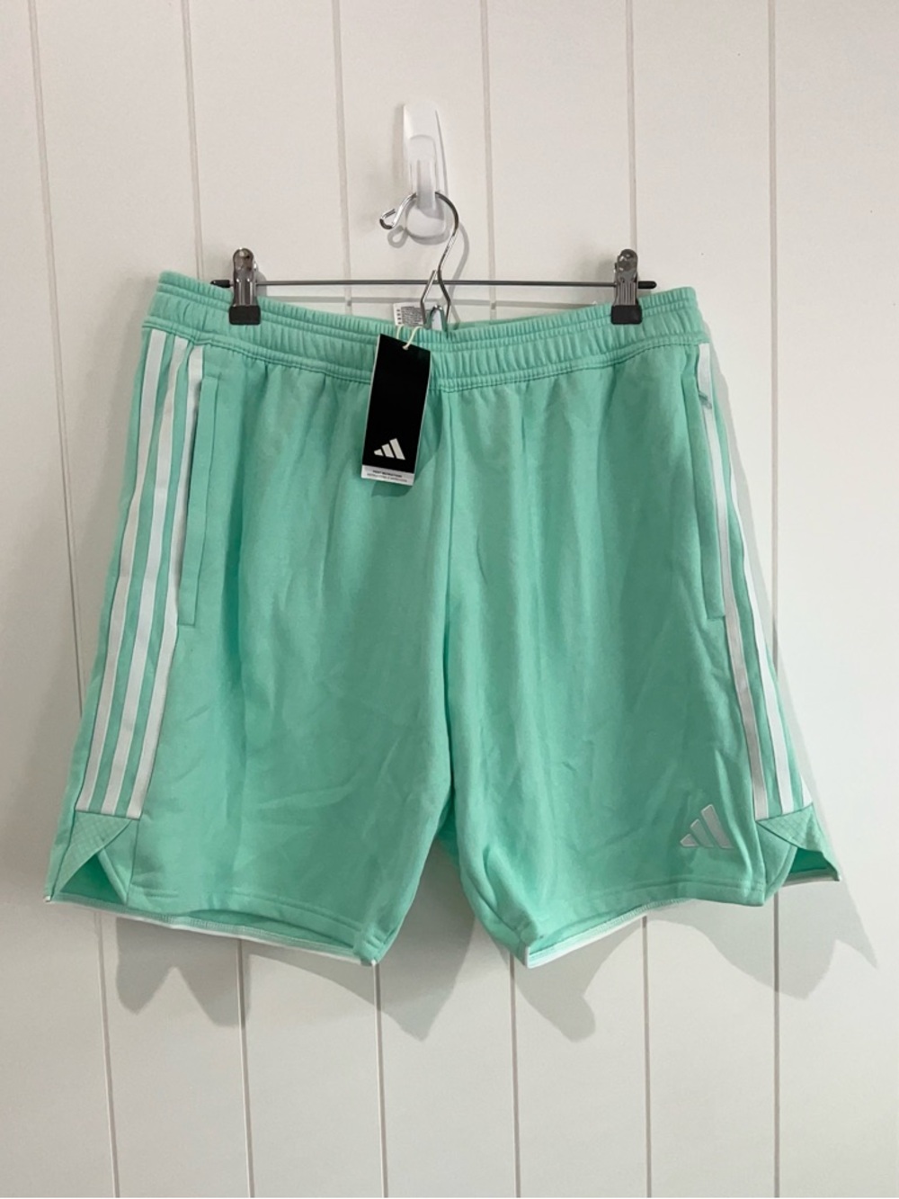 Adidas  NWT Athletic Shorts Soccer Running Gym size L Green